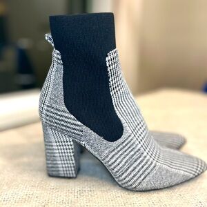 Steve Madden Richter Bootie boots. Houndstooth pattern. Size 6.5